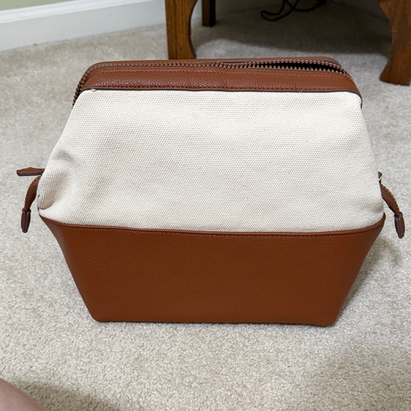Southern Living Handbags - Southern Living Travel Bag